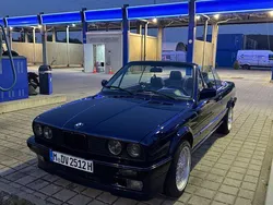 Blau Gebraucht 1992 BMW 320 Cabriolet Sport Line Cabrio | 16.990 €