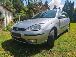 Silber Gebraucht 2004 Ford Focus Trend Kombi | 2.000 € (Teuer)
