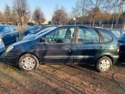 Grün Gebraucht 2002 Renault Scénic Expression Van / Kleinbus | 350 € (Superpreis)