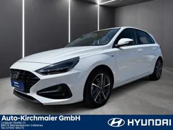 Weiss Gebraucht 2023 Hyundai i30 Trend Limousine | 21.480 € (Fairer Preis)