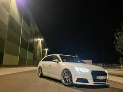 Weiß Gebraucht 2018 Audi A4 Kombi | 29.999 €