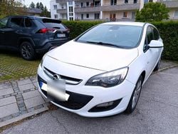 Weiß Gebraucht 2015 Opel Astra Kombi | 5.600 € (Guter Preis)