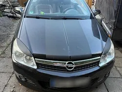 Schwarz Gebraucht 2007 Opel Astra Cabriolet Cabrio | 2.000 € (Guter Preis)