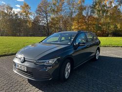 Grau Gebraucht 2023 VW Golf VIII Life Kombi | 17.990 € (Guter Preis)