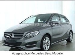 Grau Gebraucht 2017 Mercedes B200 Urban Van / Kleinbus | 16.900 € (Fairer Preis)