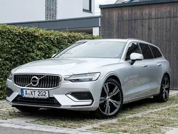 Silber Gebraucht 2018 Volvo V60 Inscription Kombi | 28.800 € (Teuer)