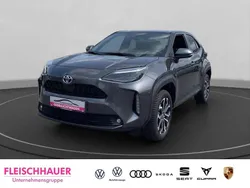 Grau Gebraucht 2022 Toyota Yaris Cross Team SUV | 23.950 € (Guter Preis)