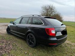 Schwarz Gebraucht 2014 Skoda Superb Kombi | 9.950 € (Fairer Preis)