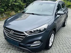 Grau Gebraucht 2015 Hyundai Tucson Intro Edition SUV | 13.190 € (Fairer Preis)