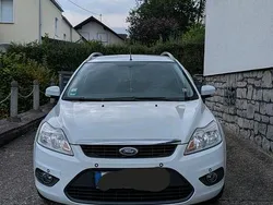 Weiß Gebraucht 2009 Ford Focus Kombi | 4.500 € (Teuer)