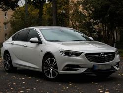 Weiß Gebraucht 2017 Opel Insignia Innovation Limousine | 13.450 € (Fairer Preis)