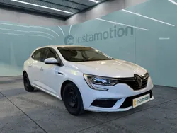 Weiß Gebraucht 2019 Renault Mégane IV Life Limousine | 13.296 € (Fairer Preis)