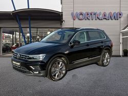 Deep black perleffekt (metallic) Gebraucht 2019 VW Tiguan Highline SUV | 30.890 € (Etwas zu teuer)
