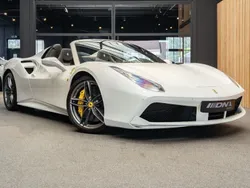 Weiß Gebraucht 2018 Ferrari 488 Cabrio | 264.995 €
