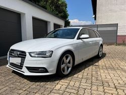 Weiß Gebraucht 2013 Audi A4 S-Line Kombi | 11.590 € (Etwas zu teuer)
