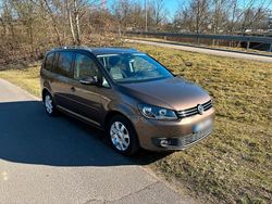 Braun Gebraucht 2014 VW Touran Van / Kleinbus | 10.200 € (Etwas zu teuer)
