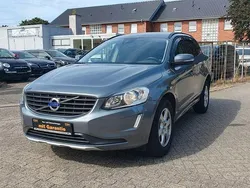 Grau Gebraucht 2016 Volvo XC60 Kinetic SUV | 17.495 € (Guter Preis)