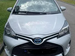 Gebraucht 2015 Toyota Yaris Hybrid Comfort Limousine | 11.890 € (Fairer Preis)