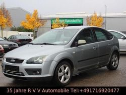 Cosmicsilber metallic Gebraucht 2005 Ford Focus Sport Limousine | 890 € (Superpreis)