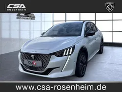 Weiß Gebraucht 2021 Peugeot e-208 GT Kleinwagen | 18.990 € (Fairer Preis)