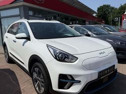 Weiß Gebraucht 2021 Kia e-Niro Vision SUV | 19.990 € (Fairer Preis)