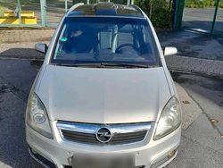 Silber Gebraucht 2007 Opel Zafira Van / Kleinbus | 1.500 € (Fairer Preis)