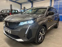 Grau Gebraucht 2022 Peugeot 5008 Allure Van / Kleinbus | 20.825 € (Fairer Preis)