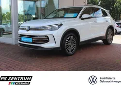 Oryxweiß perleffekt Gebraucht 2024 VW Tiguan Elegance SUV | 39.430 € (Etwas zu teuer)