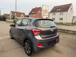 Grau Gebraucht 2013 Hyundai i10 Premium Kleinwagen | 4.650 € (Fairer Preis)