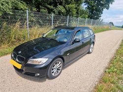 Schwarz Gebraucht 2011 BMW 318 Kombi | 4.850 € (Guter Preis)