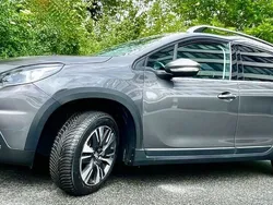 Grau Gebraucht 2017 Peugeot 2008 Allure SUV | 13.800 € (Fairer Preis)