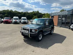 Grün Gebraucht 1996 Mitsubishi Pajero SUV | 10.990 €