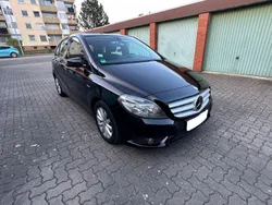 Schwarz Gebraucht 2012 Mercedes B180 Van / Kleinbus | 5.900 € (Fairer Preis)