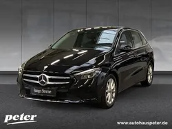Metalliclack kosmosschwarz Gebraucht 2022 Mercedes B200 Progressive Van / Kleinbus | 27.690 € (Fairer Preis)