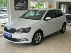 Weiß Gebraucht 2017 Skoda Fabia Ambition Limousine | 13.290 € (Fairer Preis)