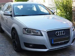 Silber Gebraucht 2010 Audi A3 Sportback Ambition Limousine | 6.000 € (Guter Preis)