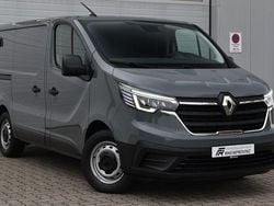 Grau Gebraucht 2022 Renault Trafic Van | 20.899 € (Fairer Preis)