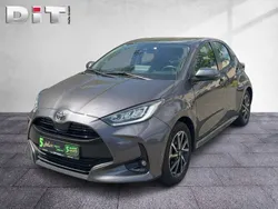 Grey (metallic) Gebraucht 2021 Toyota Yaris Team Limousine | 16.490 € (Fairer Preis)