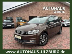 Braun Gebraucht 2016 VW Touran Comfortline Van / Kleinbus | 14.900 € (Guter Preis)