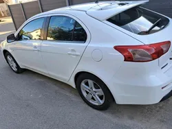 Weiß Gebraucht 2010 Mitsubishi Lancer Limousine | 3.000 € (Guter Preis)