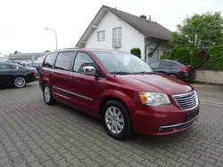 Rot Gebraucht 2015 Chrysler Town & Country Van / Kleinbus | 14.990 €