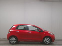 Super red 5 Gebraucht 2010 Toyota Yaris Life Limousine | 2.450 € (Superpreis)