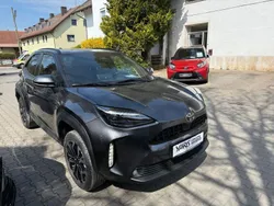 Grau Neu 2025 Toyota Yaris Cross SUV | 27.990 €