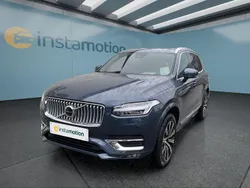 Blau Gebraucht 2023 Volvo XC90 Plus SUV | 57.149 € (Etwas zu teuer)