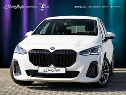 Alpinweiss uni Gebraucht 2024 BMW 220 Active Tourer M Sport Van / Kleinbus | 32.990 € (Fairer Preis)