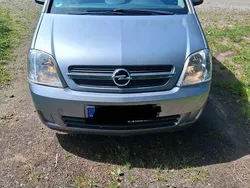 Grau Gebraucht 2004 Opel Meriva Cosmo Van / Kleinbus | 1.290 € (Guter Preis)
