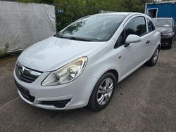 Weiß Gebraucht 2010 Opel Corsa Selection Kleinwagen | 1.799 € (Fairer Preis)