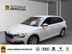 Weiß Gebraucht 2021 Skoda Scala Ambition Kleinwagen | 13.888 € (Guter Preis)