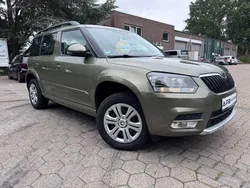 Grün Gebraucht 2016 Skoda Yeti Active SUV | 10.990 € (Fairer Preis)