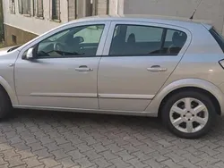 Silber Gebraucht 2006 Opel Astra Limousine | 2.799 € (Etwas zu teuer)